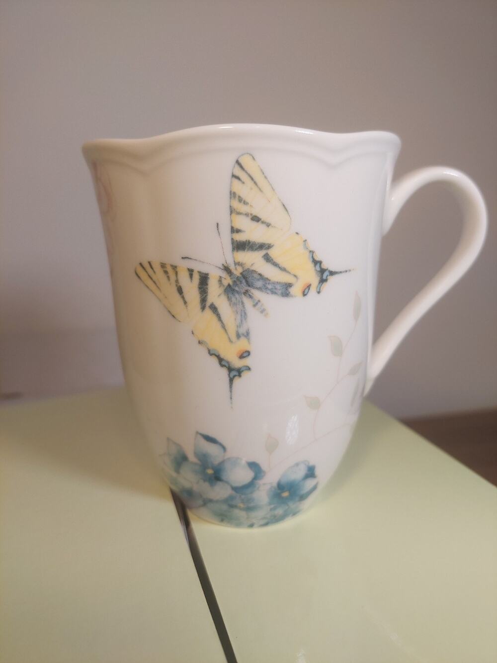 Lenox Butterfly Meadow Hydrangea Coffee Mugs Set of 4 New In Box